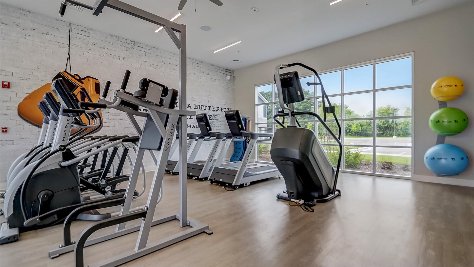 Photos & Virtual Tours of Springs at Three Oaks in Crystal Lake, IL